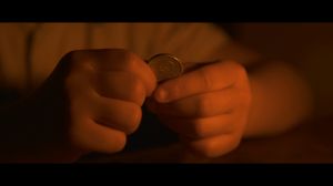 《一(yī)元硬币》微(wēi)電(diàn)影(yǐng)